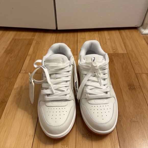 Off White Sneaker New - Picture 2 of 3